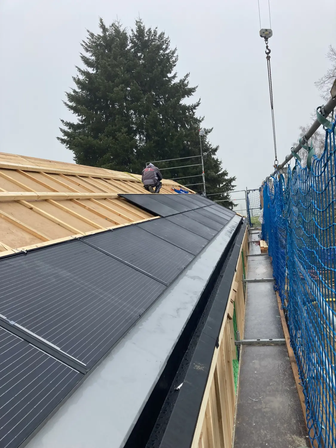 Installation eines Solarprojekts von SolarRoof GmbH 