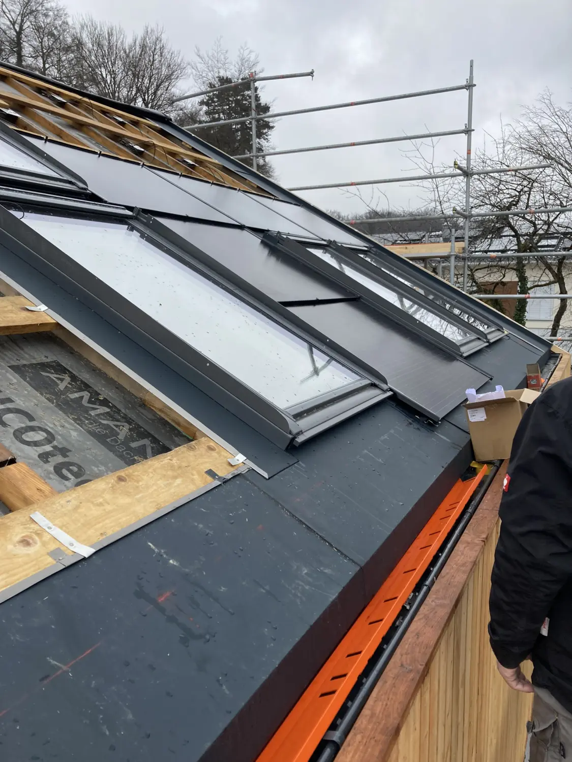 Installation eines Solarprojekts von SolarRoof GmbH 