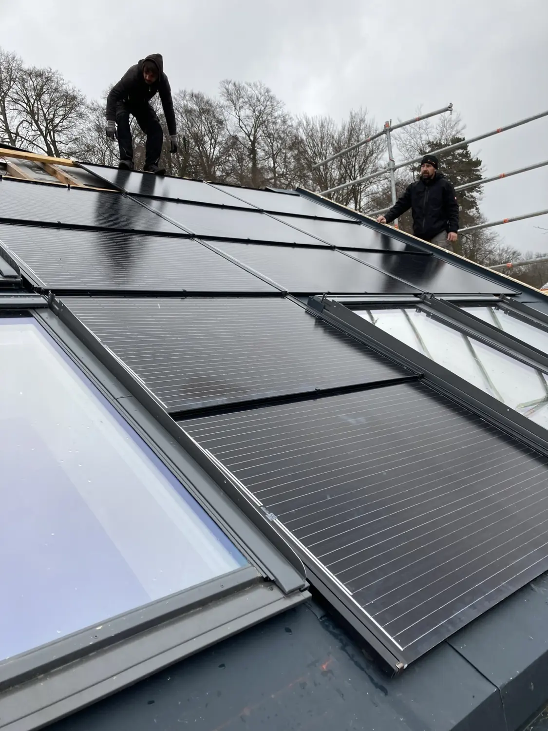 Installation eines Solarprojekts von SolarRoof GmbH 