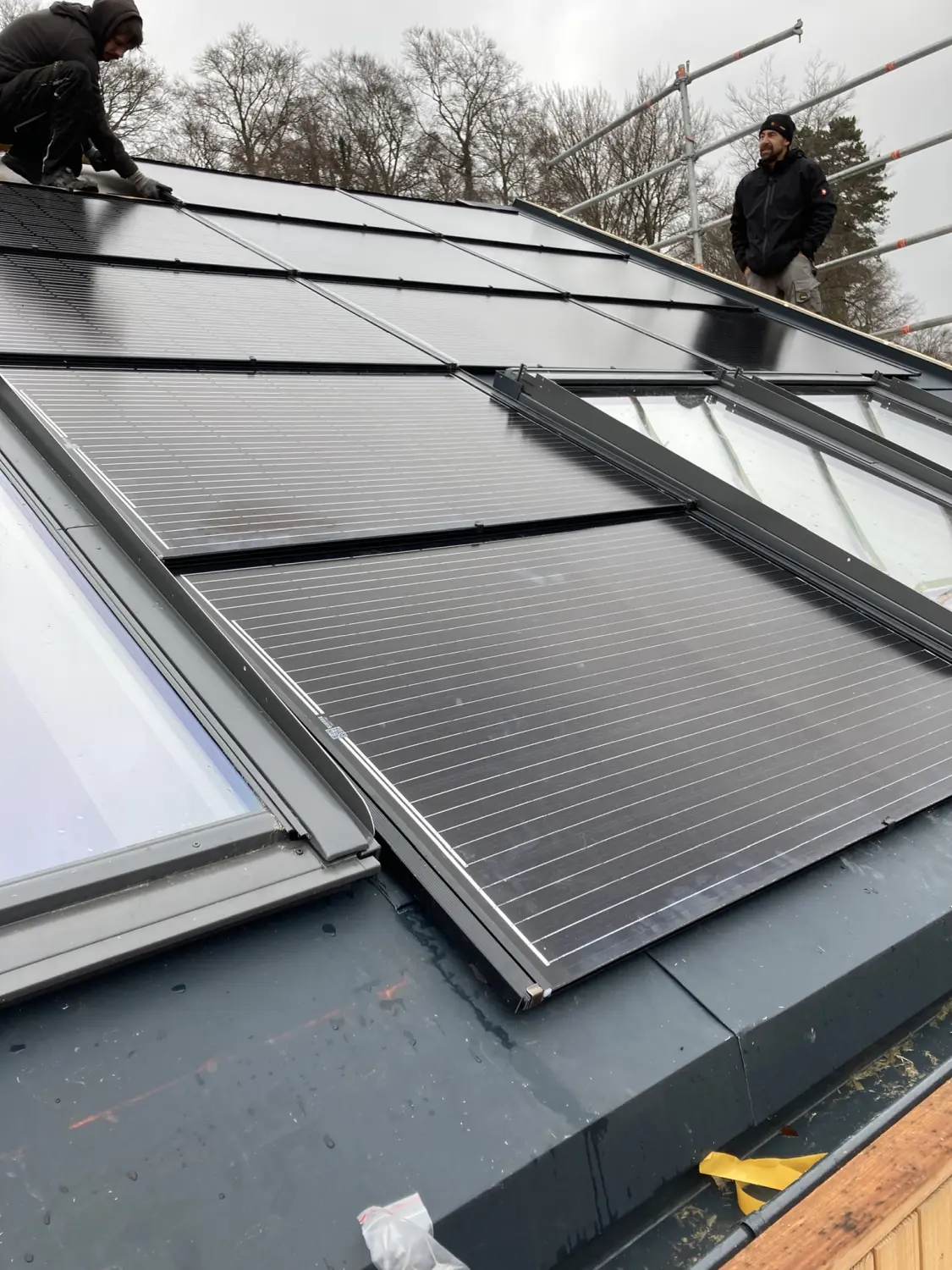 Installation eines Solarprojekts von SolarRoof GmbH 