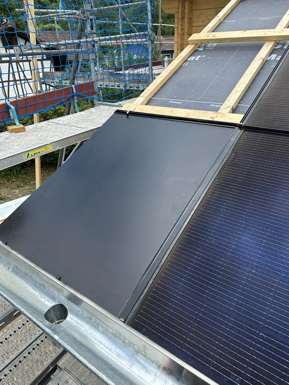 Installation eines Solarprojekts von SolarRoof GmbH 