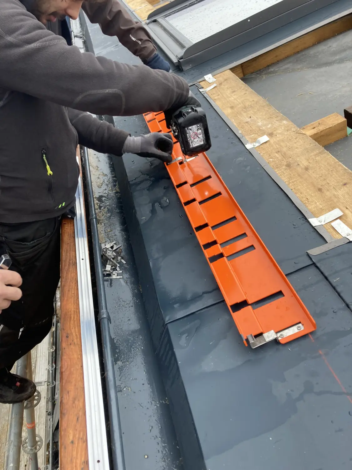 Montageanleitung – PV-Dachintegration Solrif von SolarRoof GmbH
