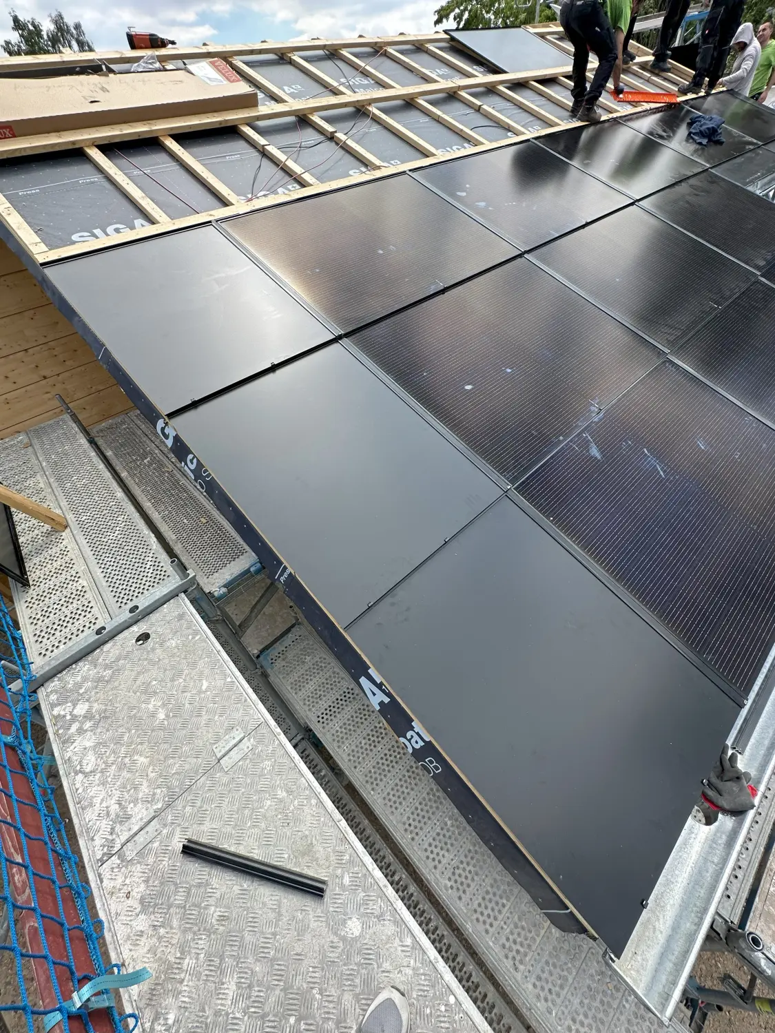 Installation eines Solarprojekts von SolarRoof GmbH 
