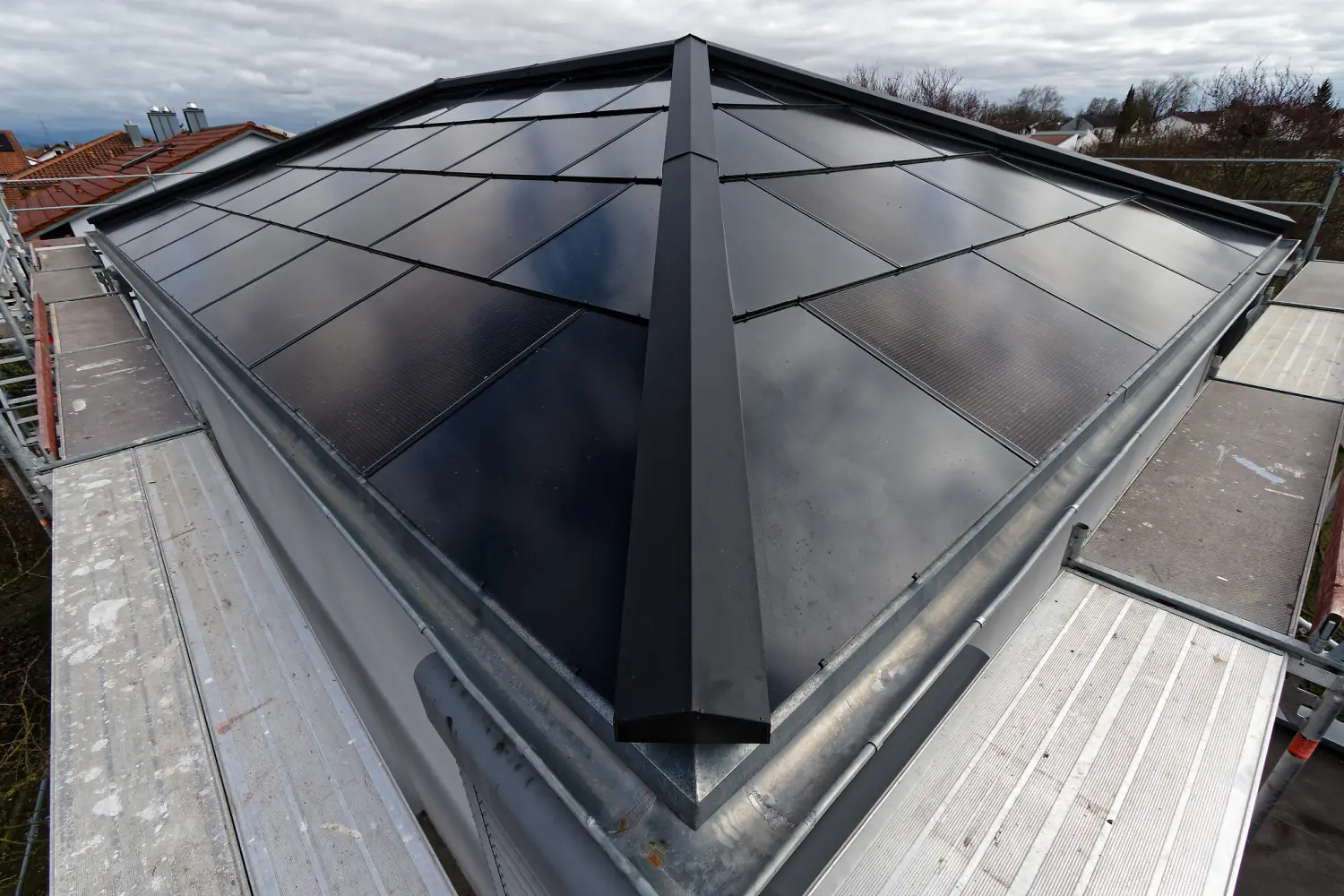 Solarprojekt auf dem Dach von SolarRoof GmbH