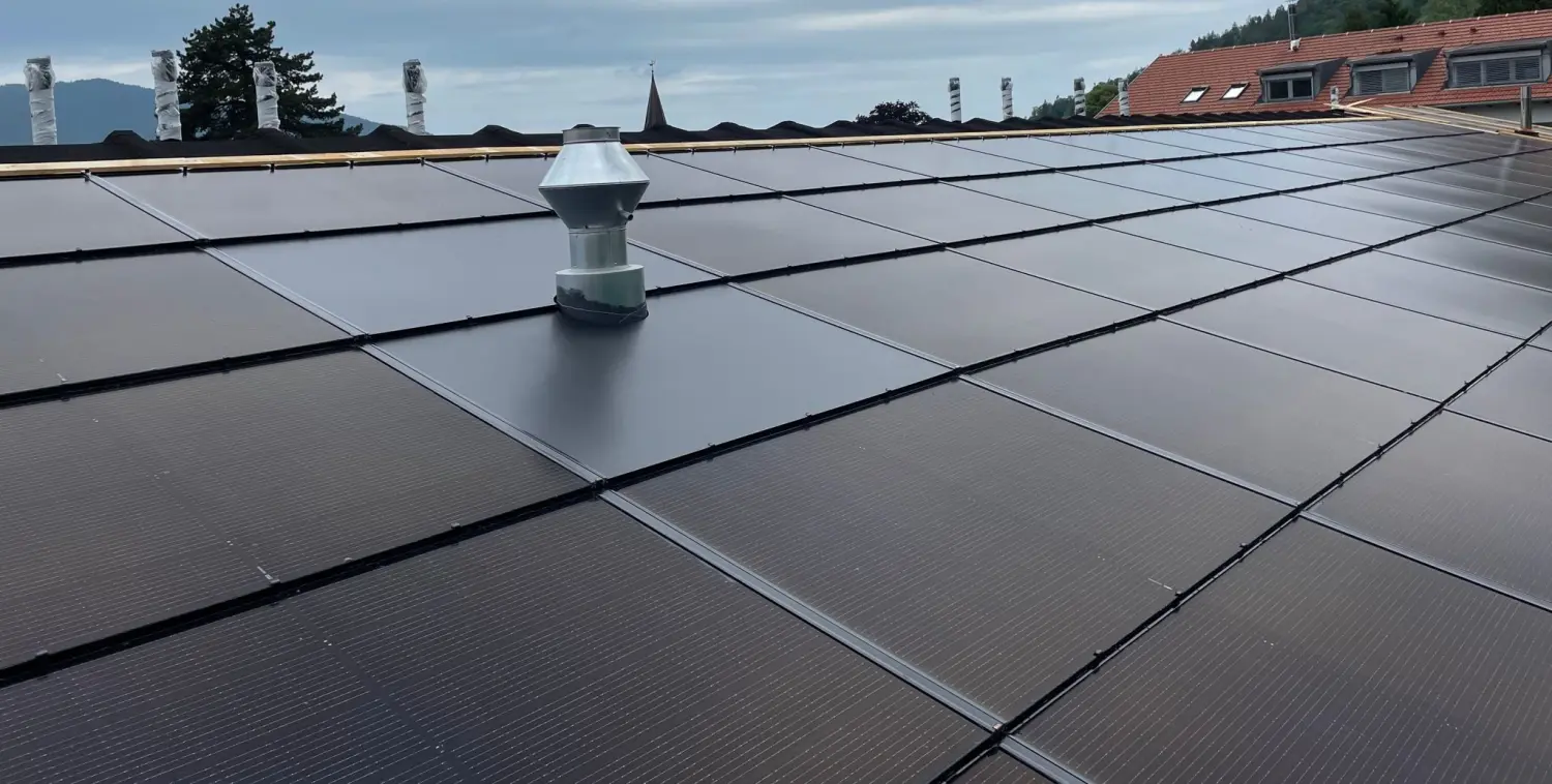 Solarprojekt auf dem Dach von SolarRoof GmbH