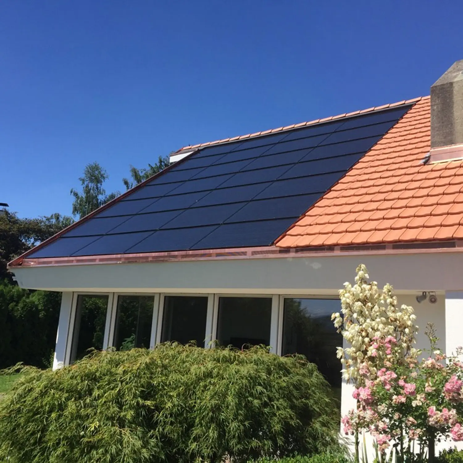 Solarprojekt auf dem Dach von SolarRoof GmbH