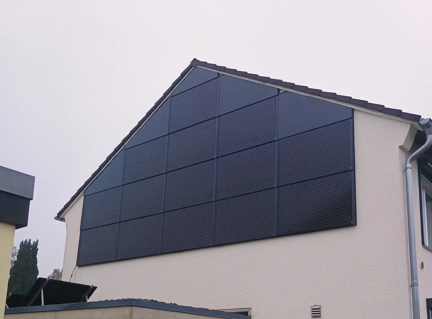 Solarprojekt auf dem Dach von SolarRoof GmbH