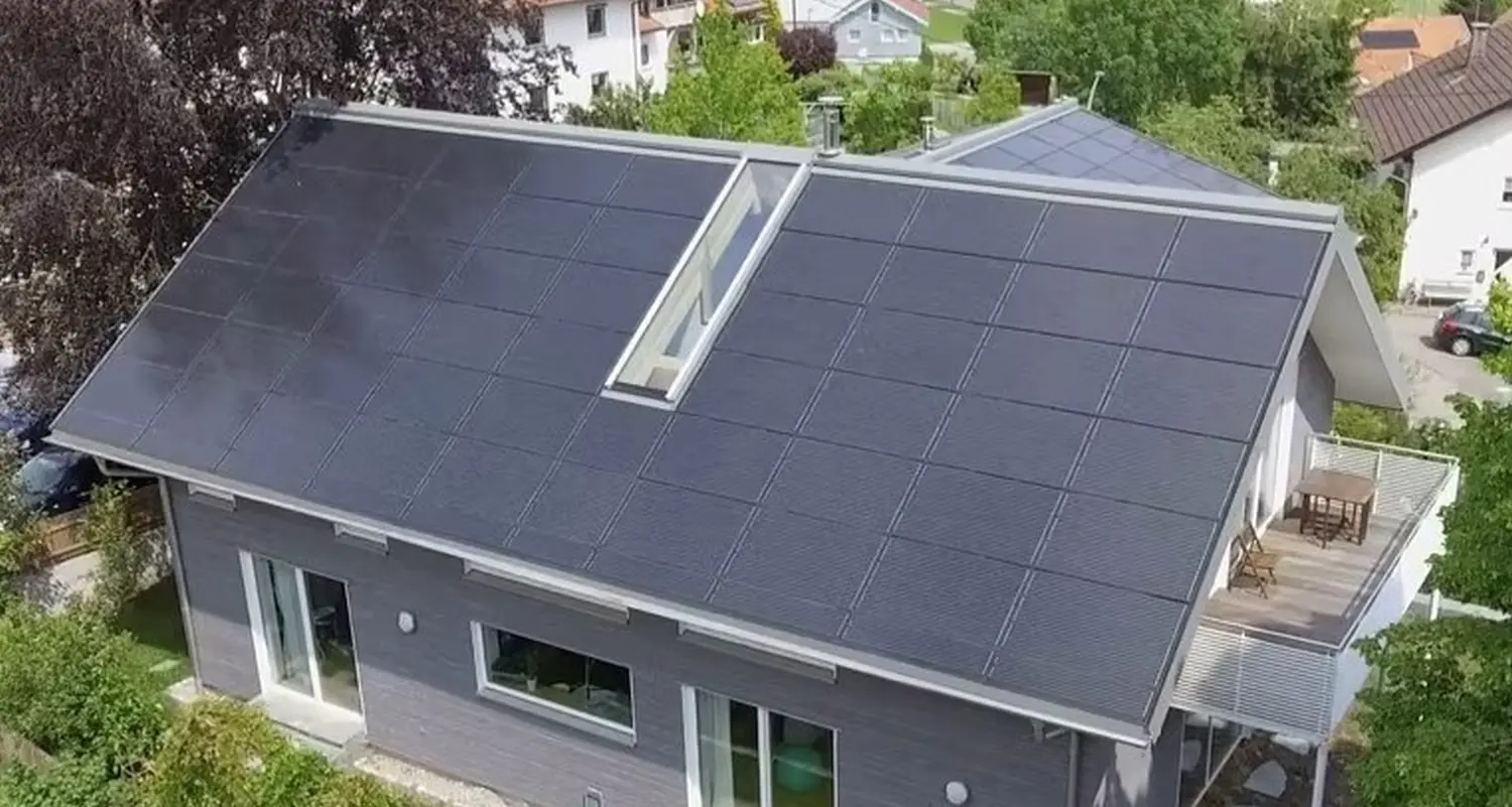 Solarprojekt auf dem Dach von SolarRoof GmbH